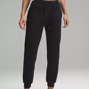 Lululemon Jogger Pant Women Size 8 Black Scuba High Rise
Athletic Sweatpants Gym